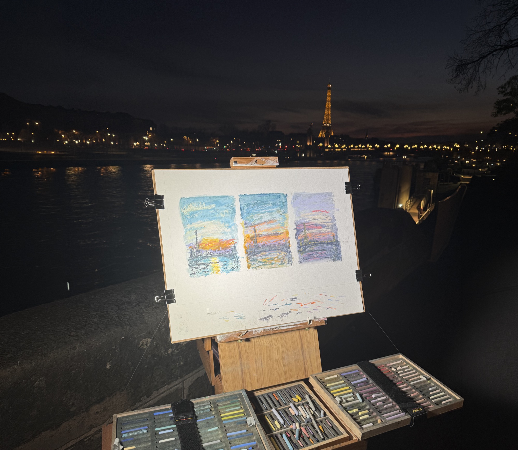 Peinture en plein air face à la Tour Eiffel, 1 2 3 Coucher de Soleil
